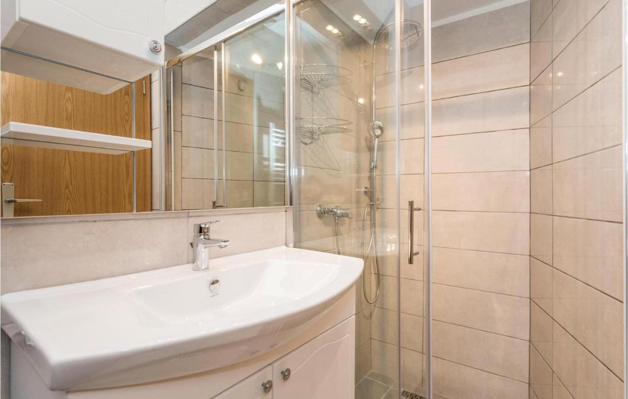 Cozy Apartment In Lovran With Kitchen ภายนอก รูปภาพ